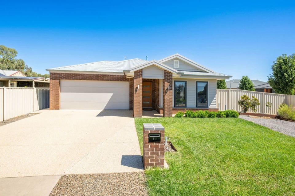 11 Bookar Place, Kialla, photo 1 of 10