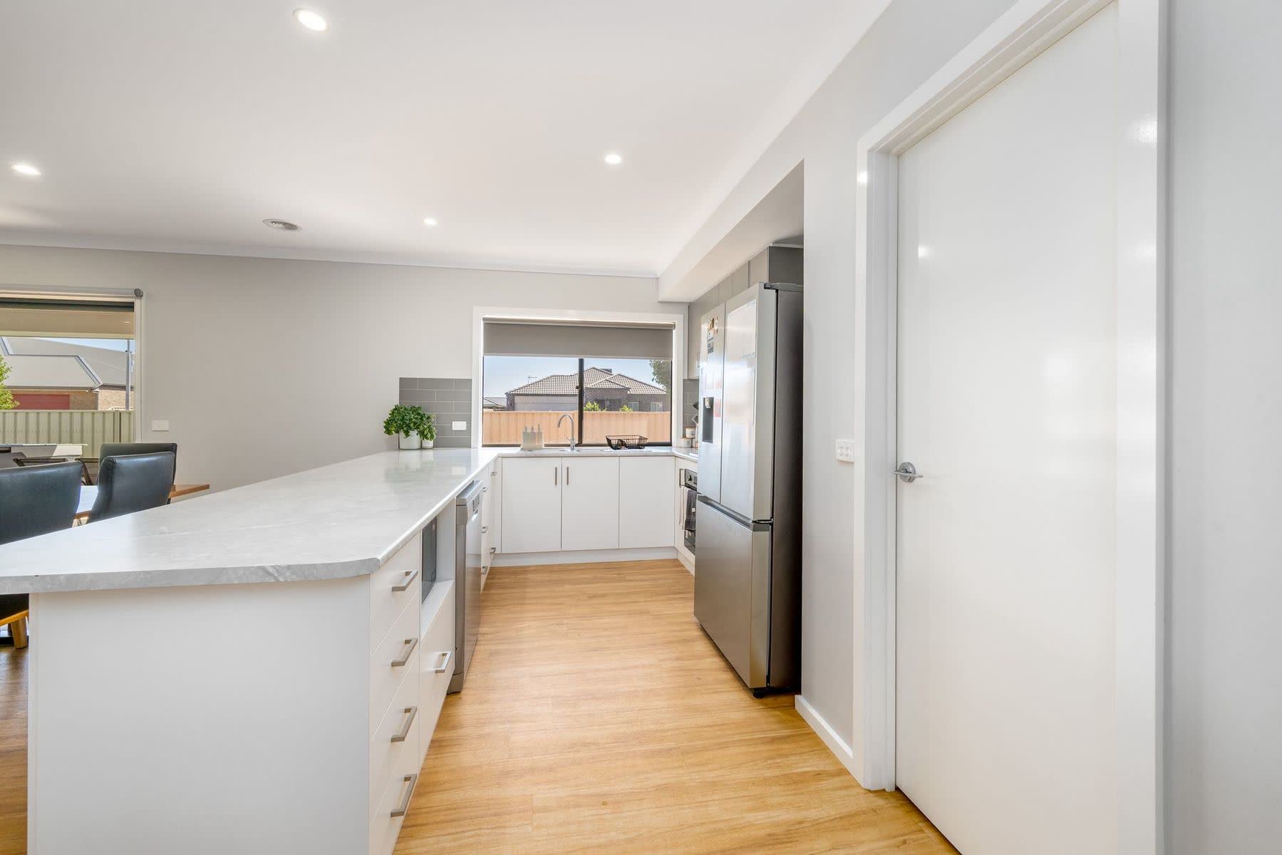 11 Bookar Place, Kialla, photo 5 of 10