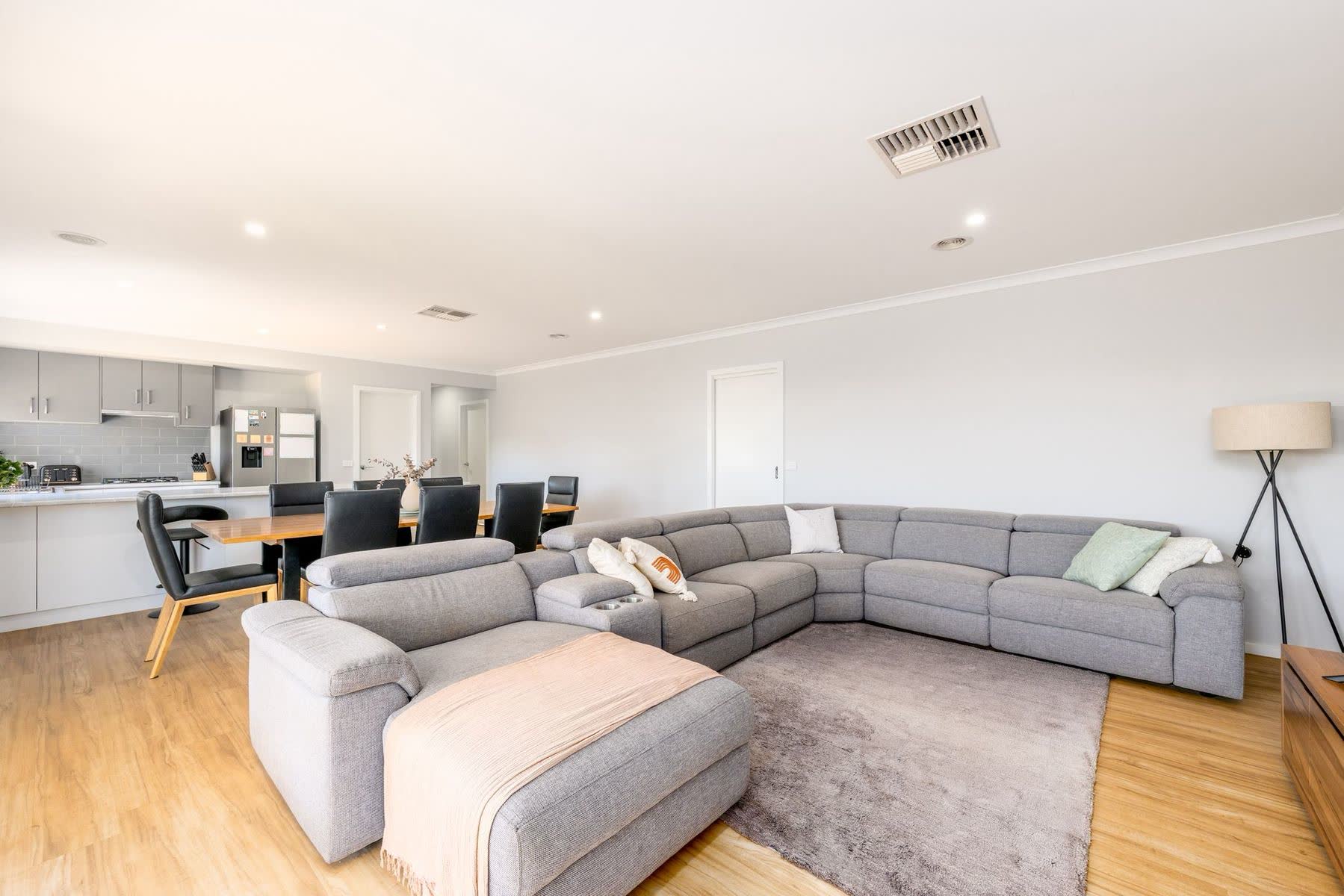 11 Bookar Place, Kialla, photo 8 of 10