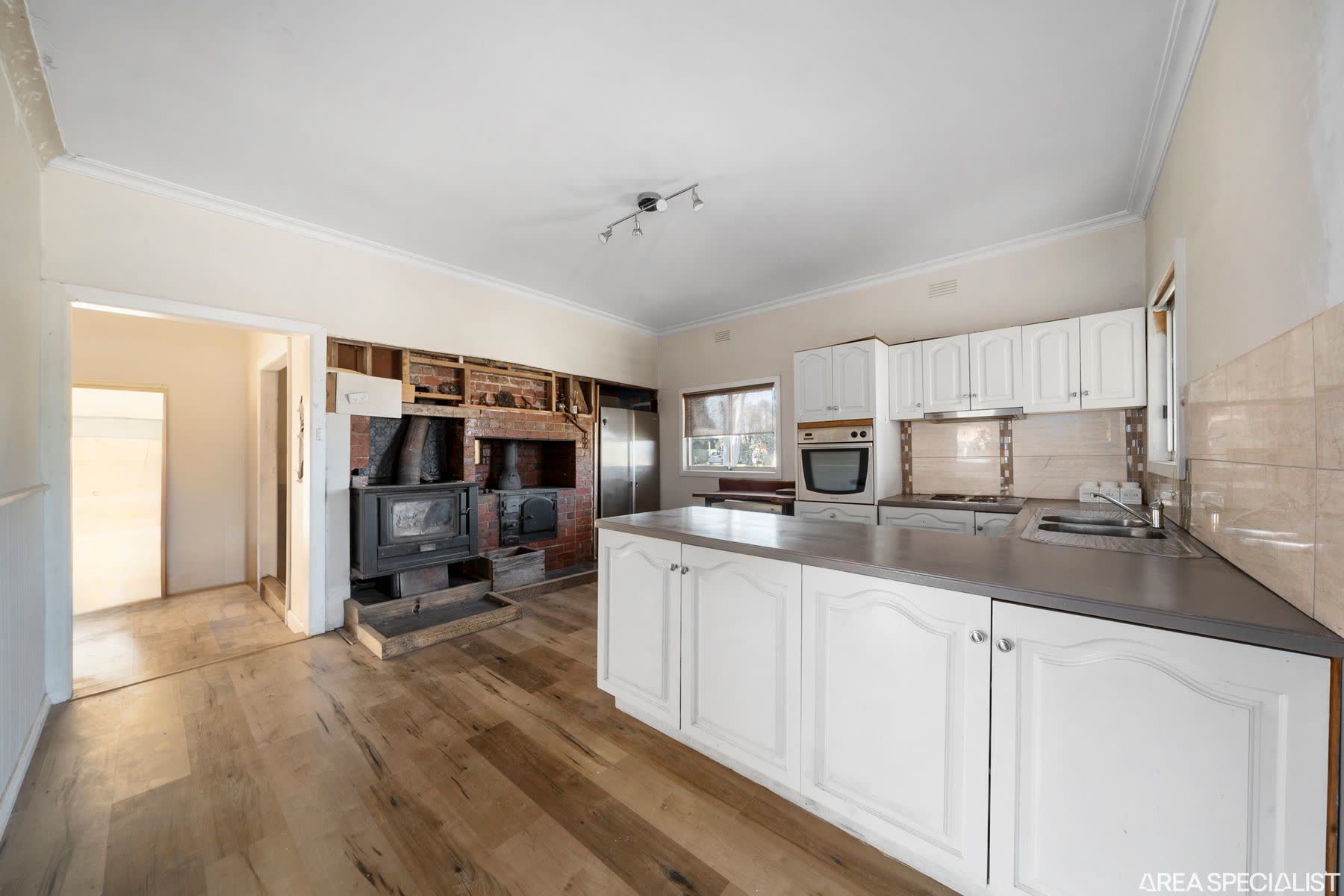 15 Avonlea Street, Numurkah, photo 8 of 10