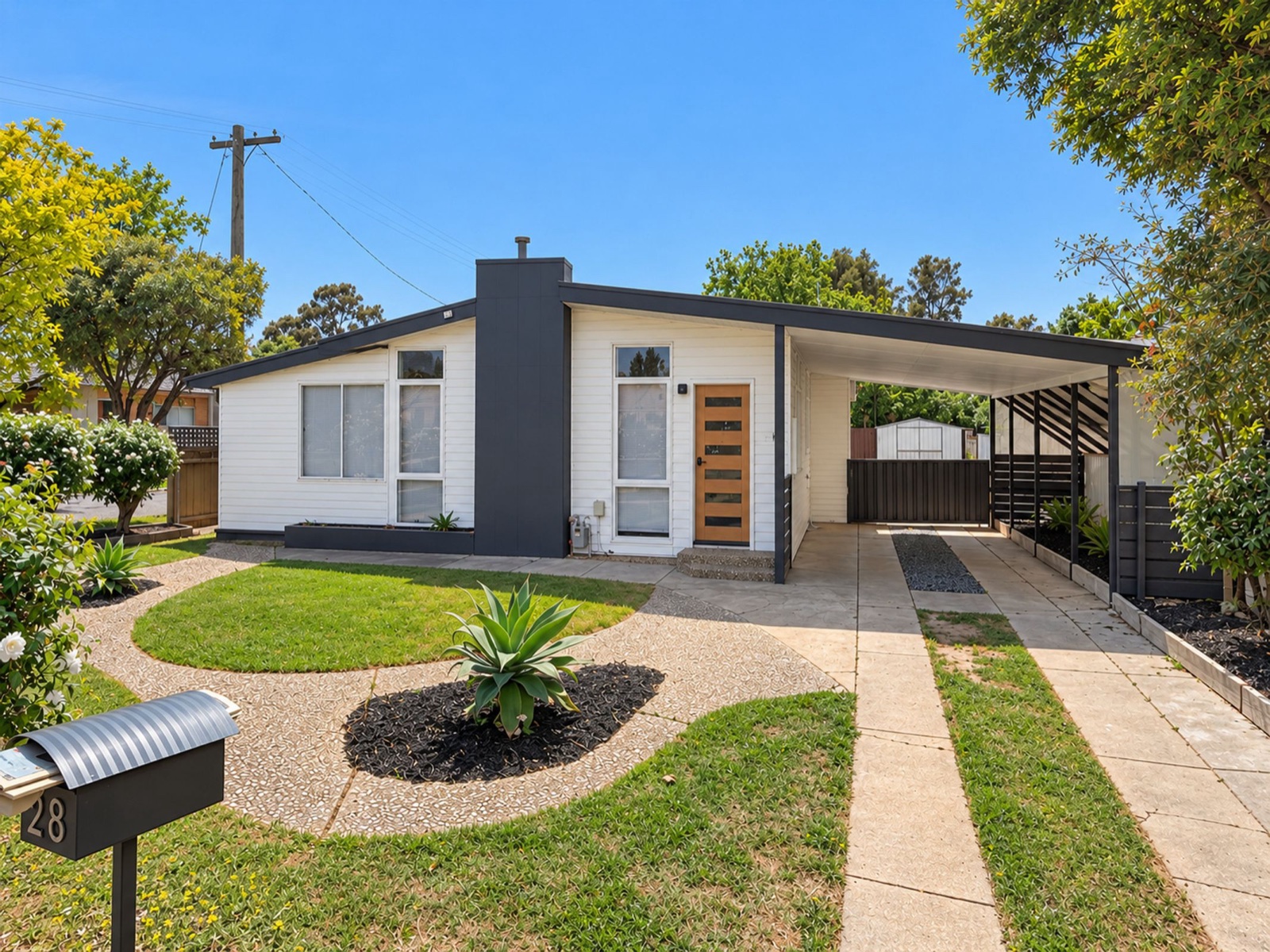 28 Elizabeth Street, Mooroopna, photo 2 of 15
