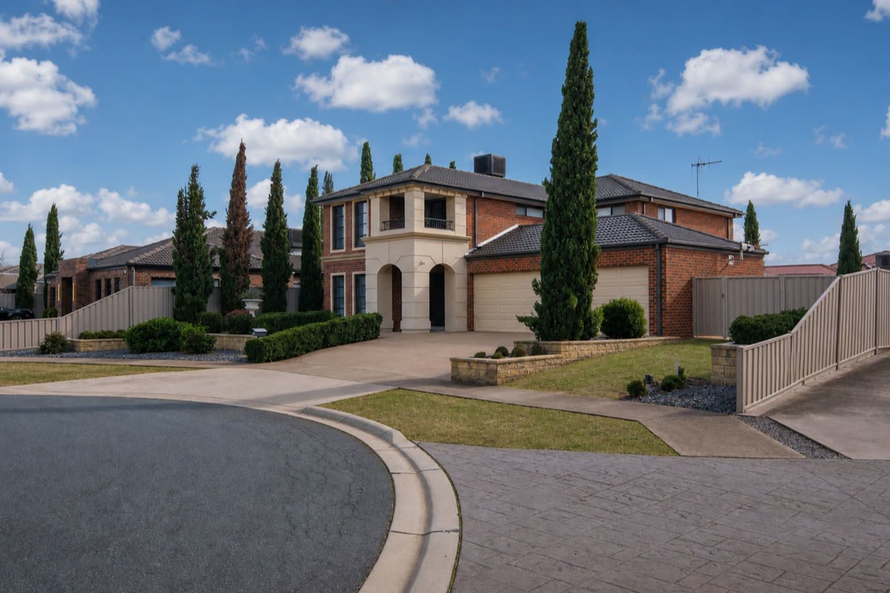 4 Cardinia Court, Kialla, photo 2 of 10
