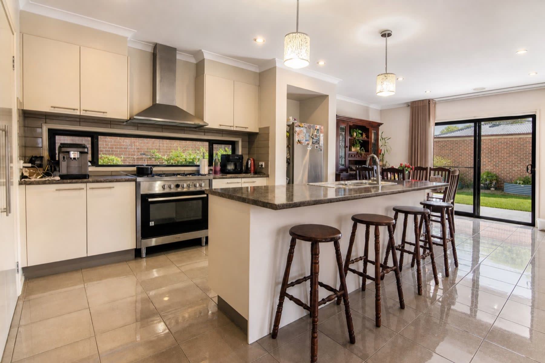 4 Cardinia Court, Kialla, photo 10 of 10
