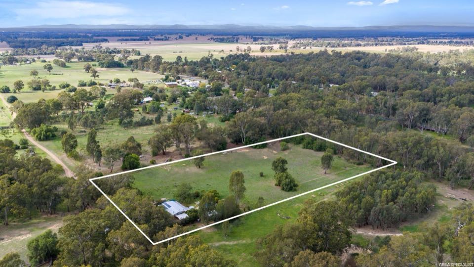 55 Hutchinson Road, Murchison East, photo 1 of 10