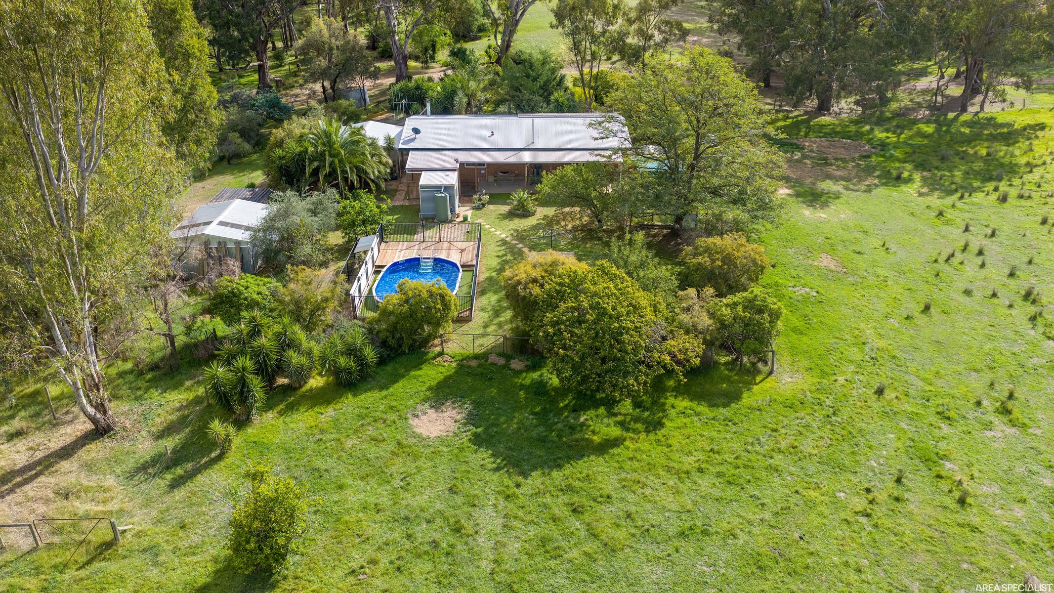 55 Hutchinson Road, Murchison East, photo 2 of 10