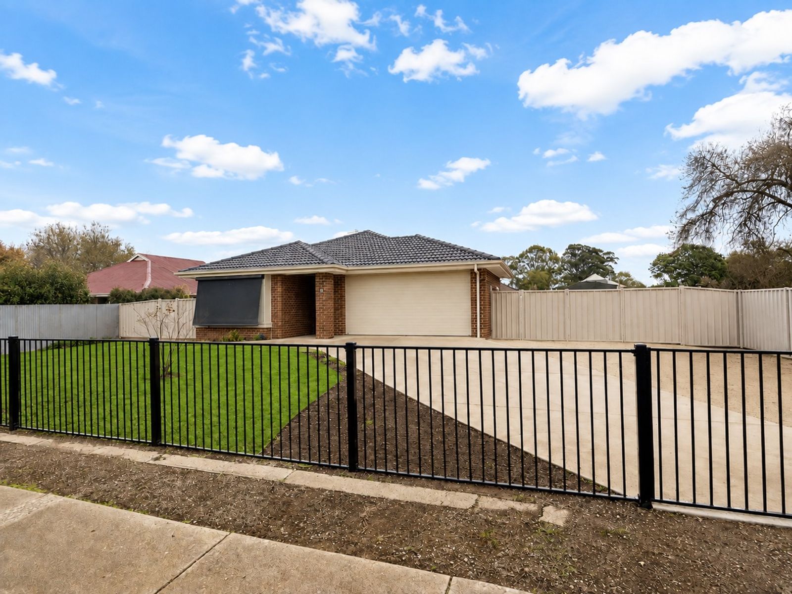 8 Beek Street, Katamatite, photo 2 of 10