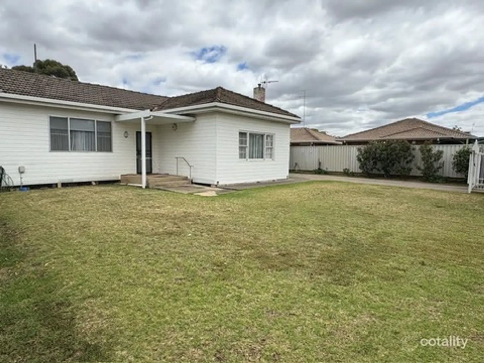8 Dans Street, Shepparton, photo 2 of 10